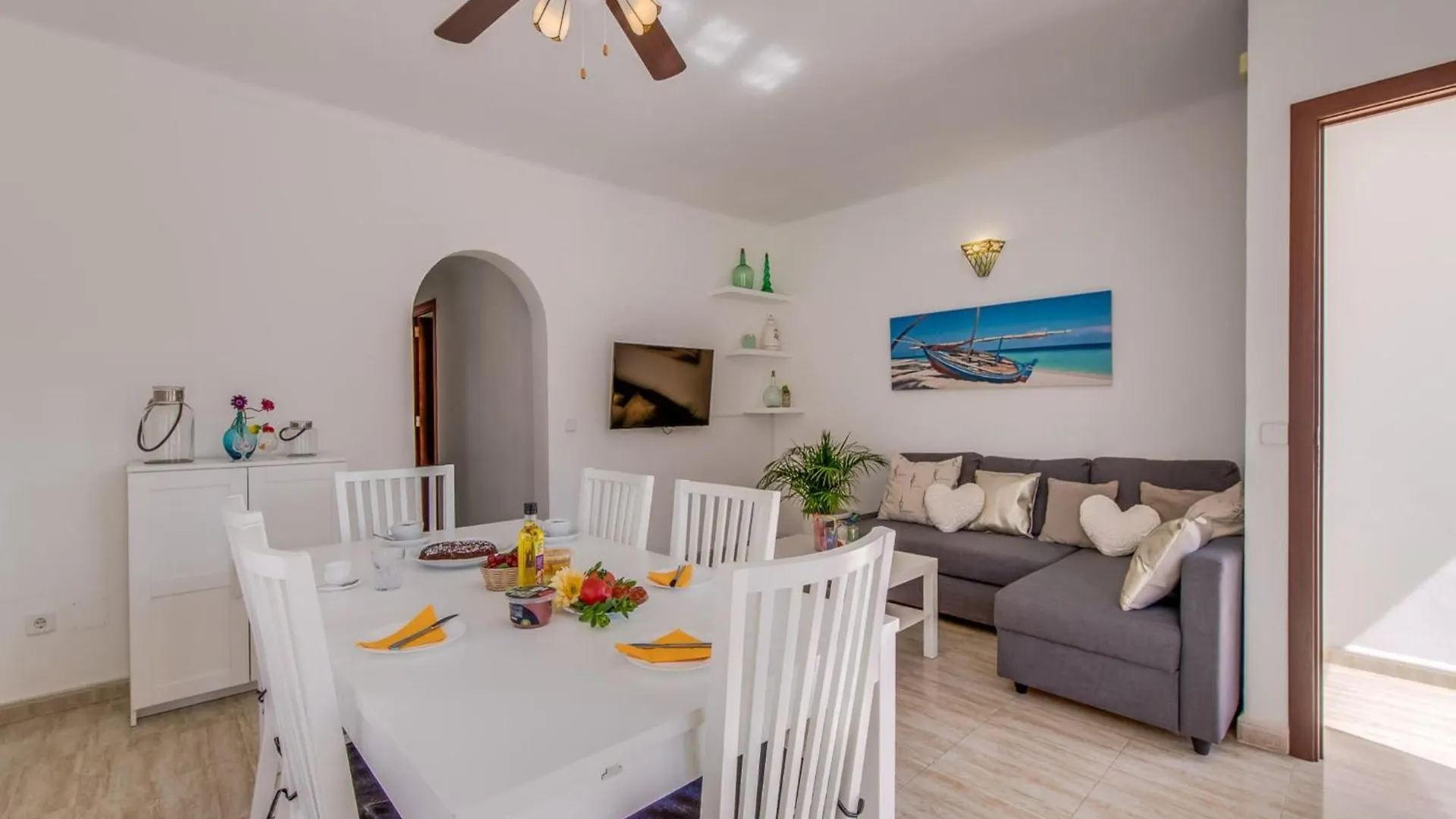 Ideal Retreat For 4 Guests In Can Picafort